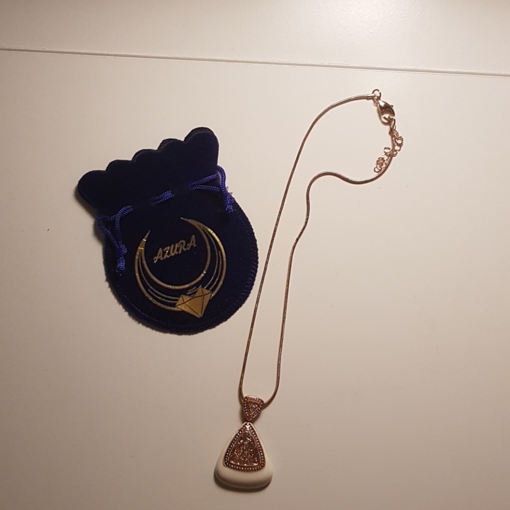Statement necklace